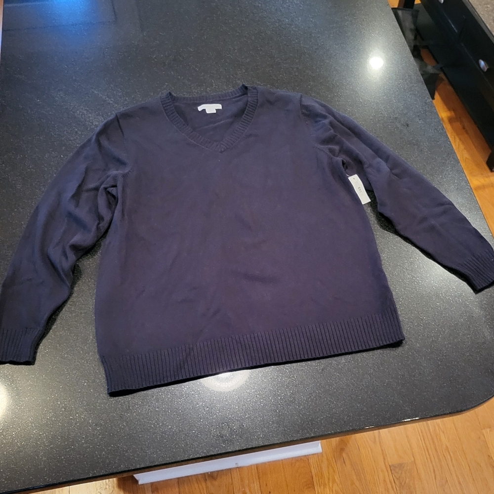 Women's V-Neck Black Amazon Essentials Sweater, NWT, Size XXL